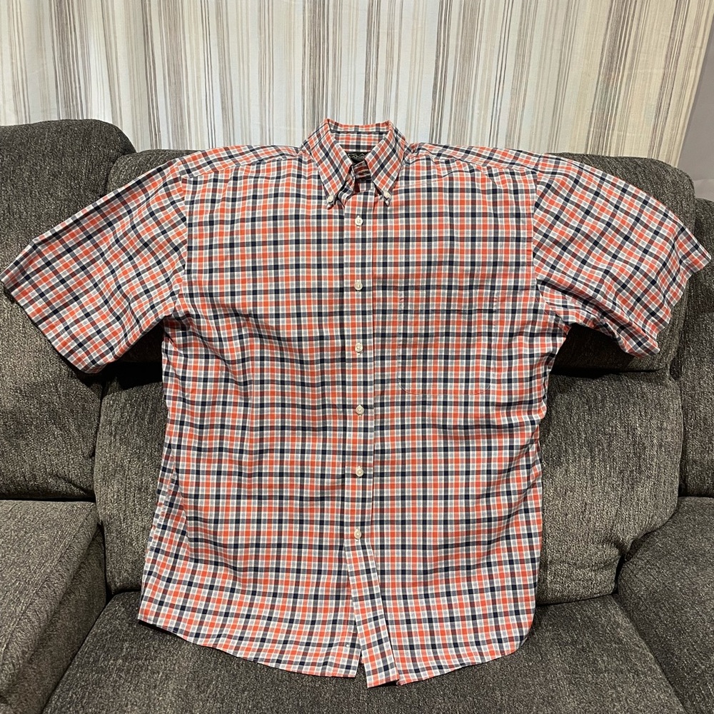 NWOT Jos A. Bank Traveler’s Collection Buttondown